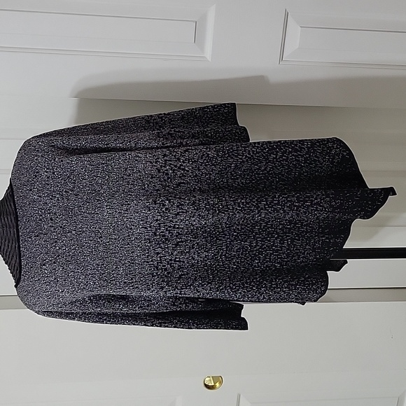 Grace Elements top Black/Silver  Size 3X EUC - Picture 3 of 7